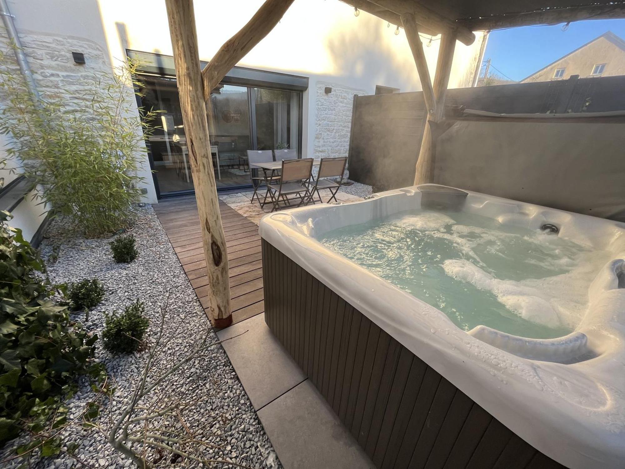 Sejour Detente - Appart'Hotel N 1 Avec Jaccuzi, Piscine Et Petit-Dejeuner Chouzelot Εξωτερικό φωτογραφία
