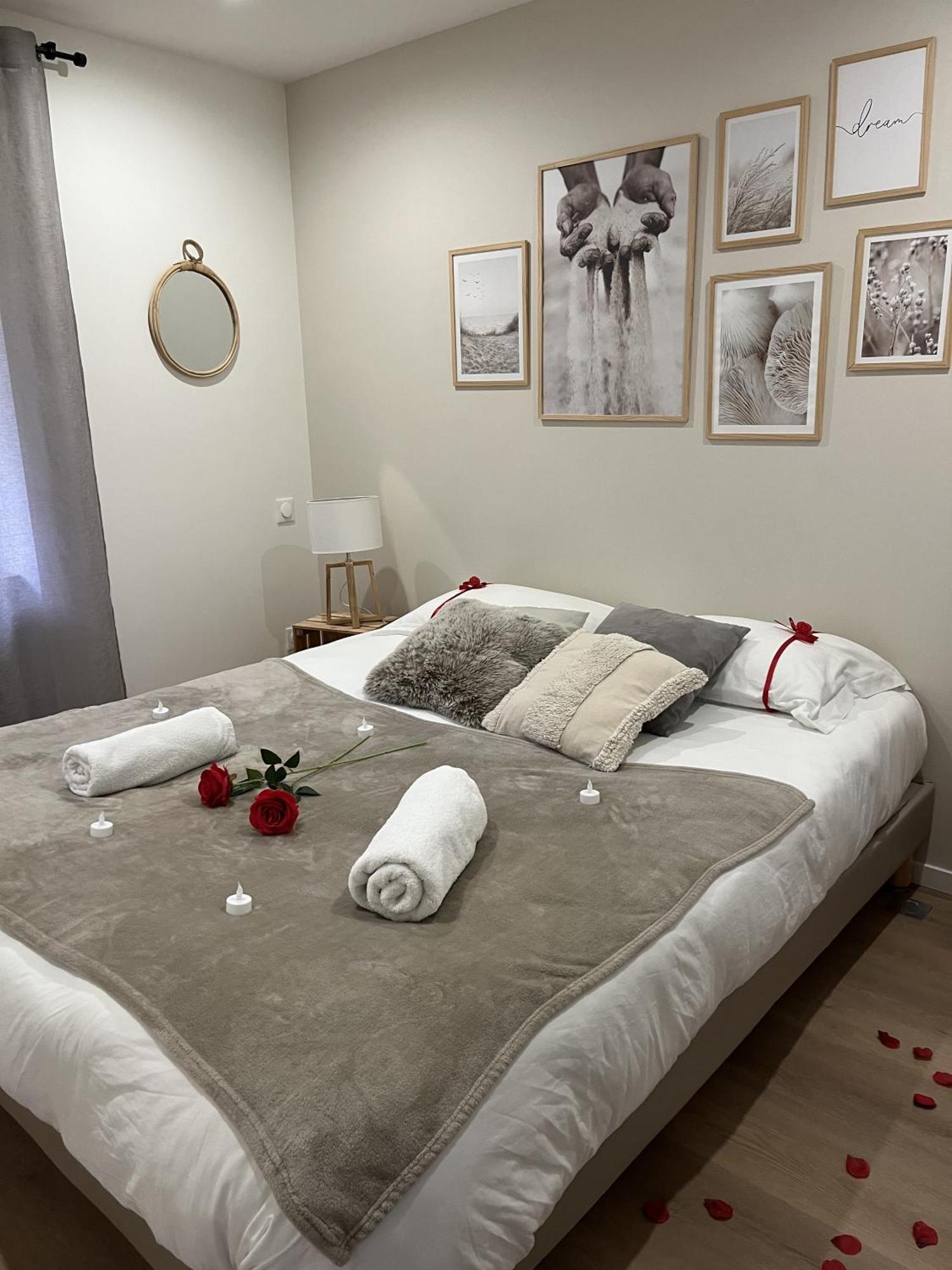 Sejour Detente - Appart'Hotel N 1 Avec Jaccuzi, Piscine Et Petit-Dejeuner Chouzelot Εξωτερικό φωτογραφία